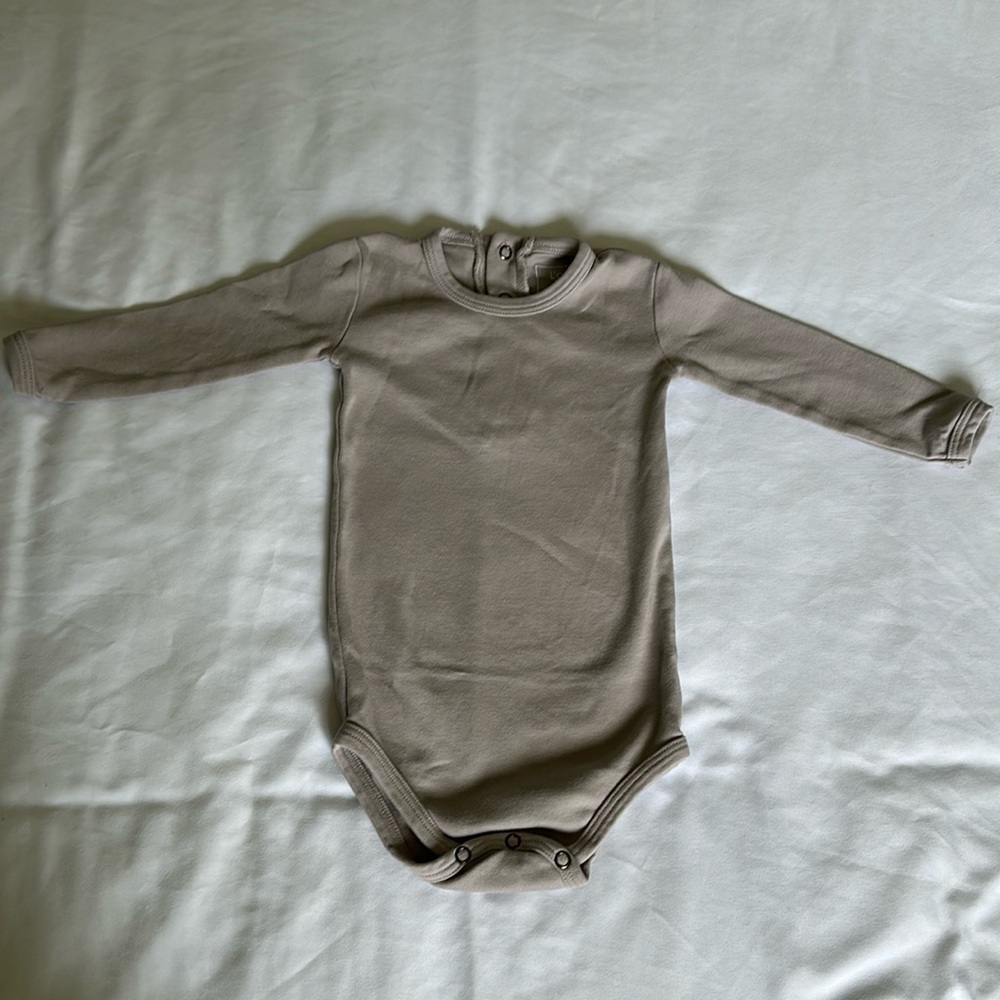L’ovedbaby Organic Long-Sleeve Bodysuit